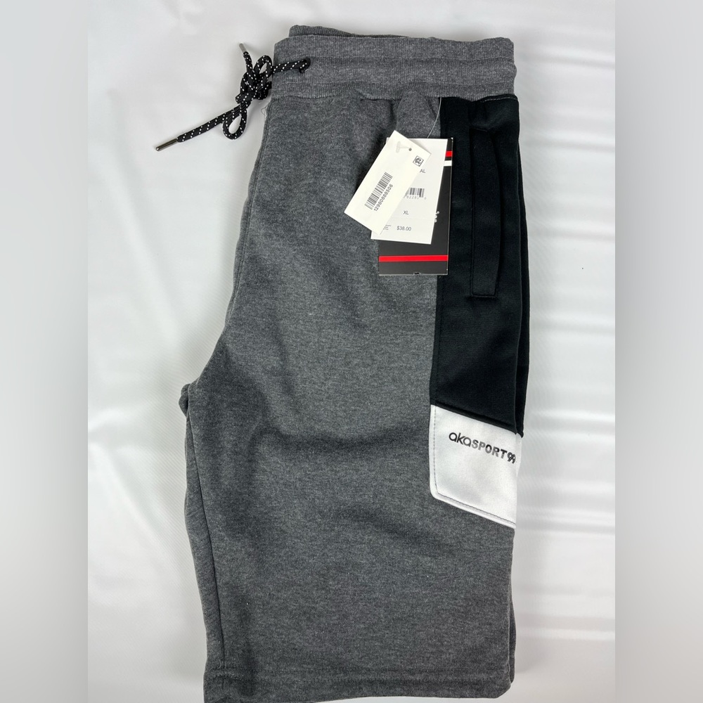 Akademiks Men’s workout shorts size XL